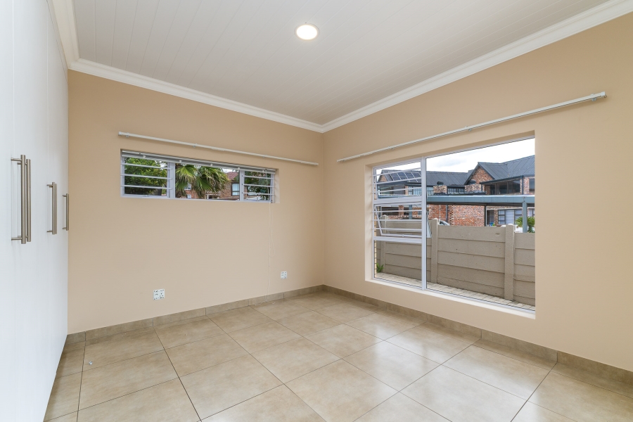 4 Bedroom Property for Sale in Menkenkop Western Cape